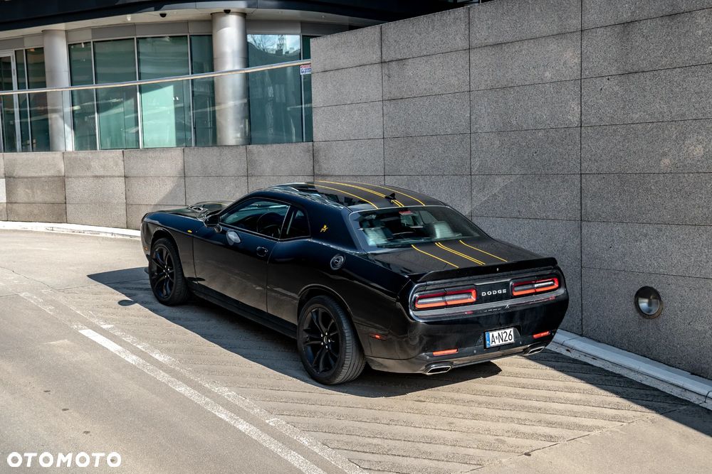 Dodge Challenger - 6