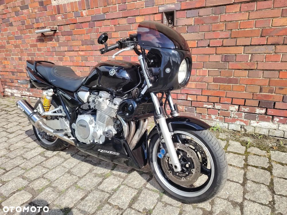 Yamaha XJR - 11