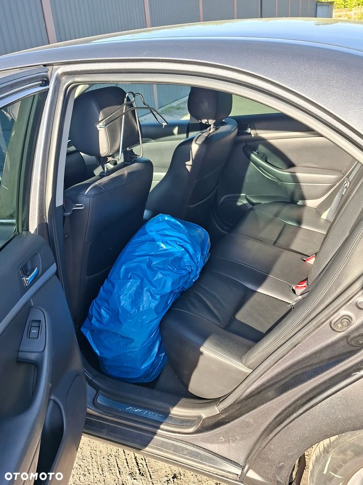 Toyota Avensis 2.0 D-4D Sol+NAVI - 3
