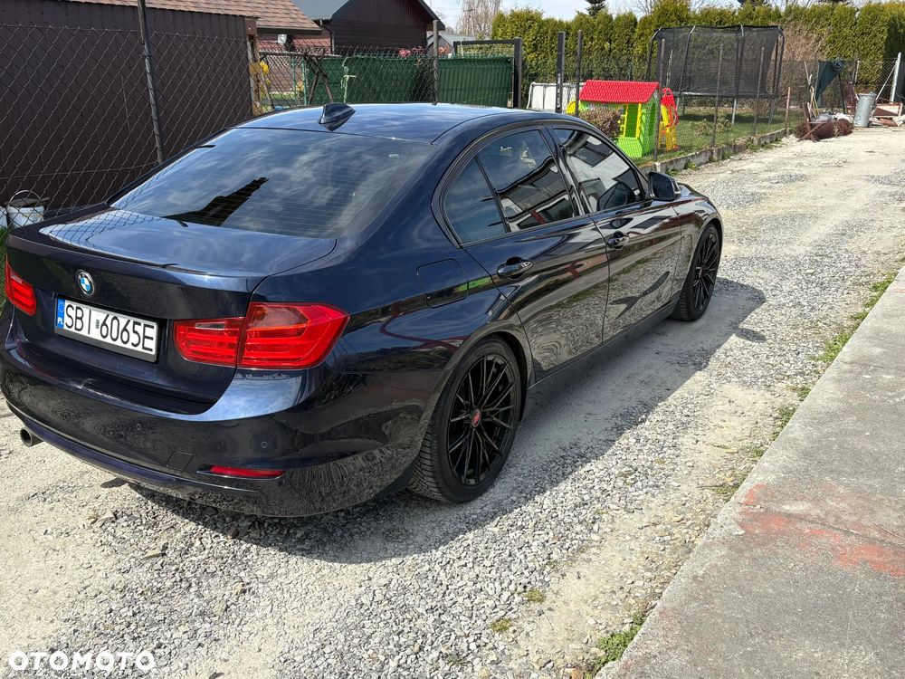 BMW Seria 3 320i Sport Line - 6