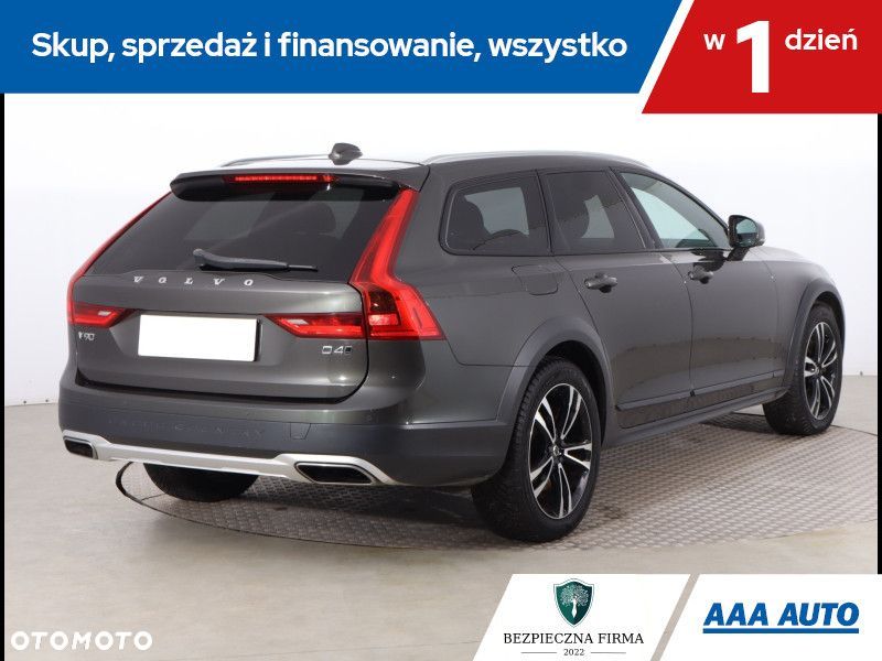 Volvo V90 Cross Country - 7