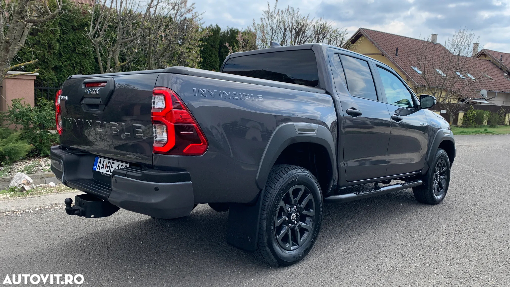 Toyota Hilux 2.8D 204CP 4x4 Double Cab AT Invincible Color Edition - 8