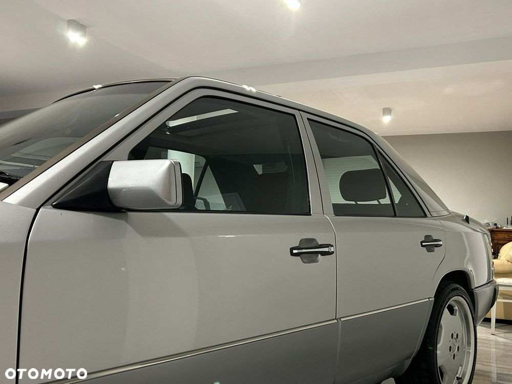 Mercedes-Benz W124 (1984-1993) - 25