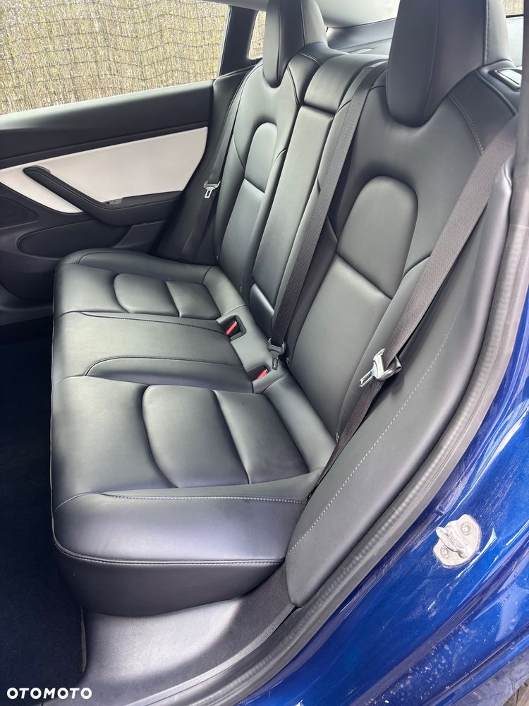 Tesla Model 3 - 16