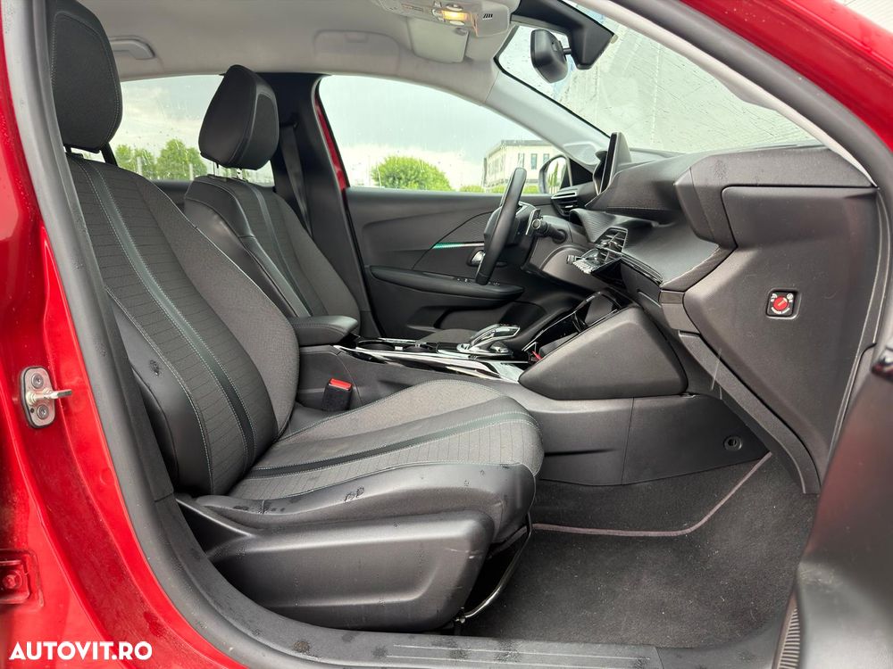 Peugeot 208 - 11