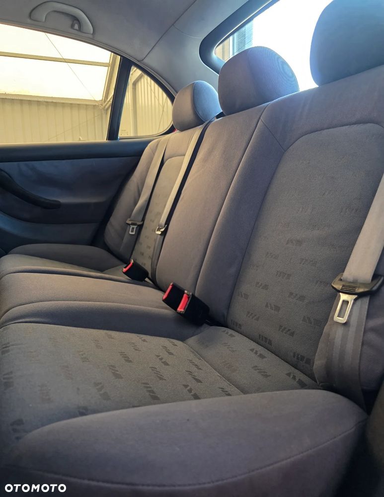 Seat Leon 1.6 Signo - 16