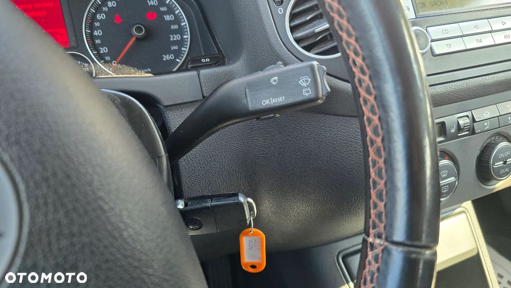 Volkswagen Golf Plus 1.9 TDI DSG Goal - 37