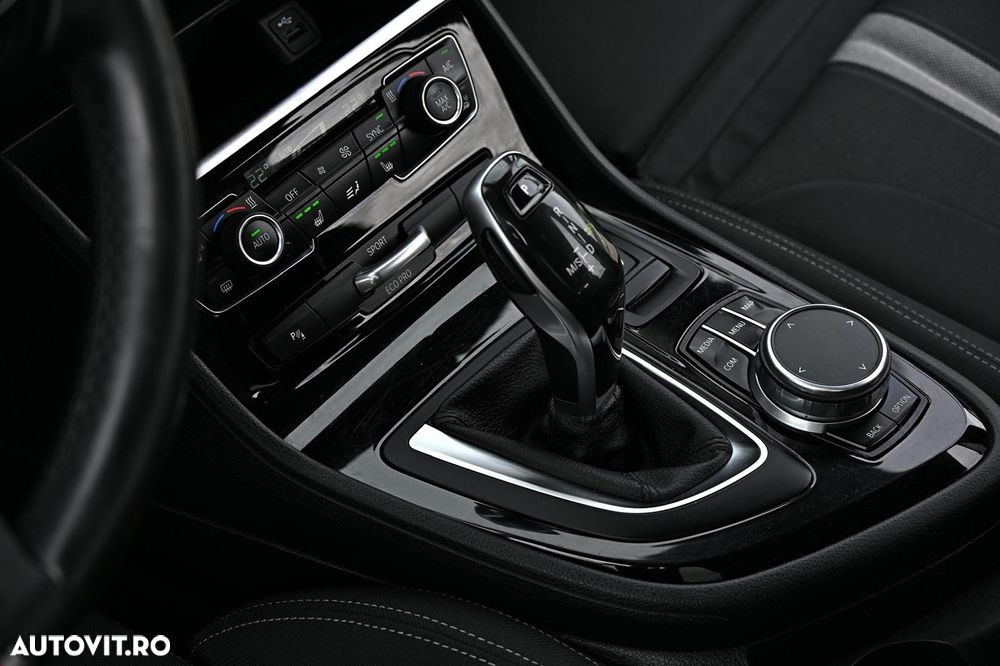 BMW Seria 2 220d xDrive AT Sport Line - 24