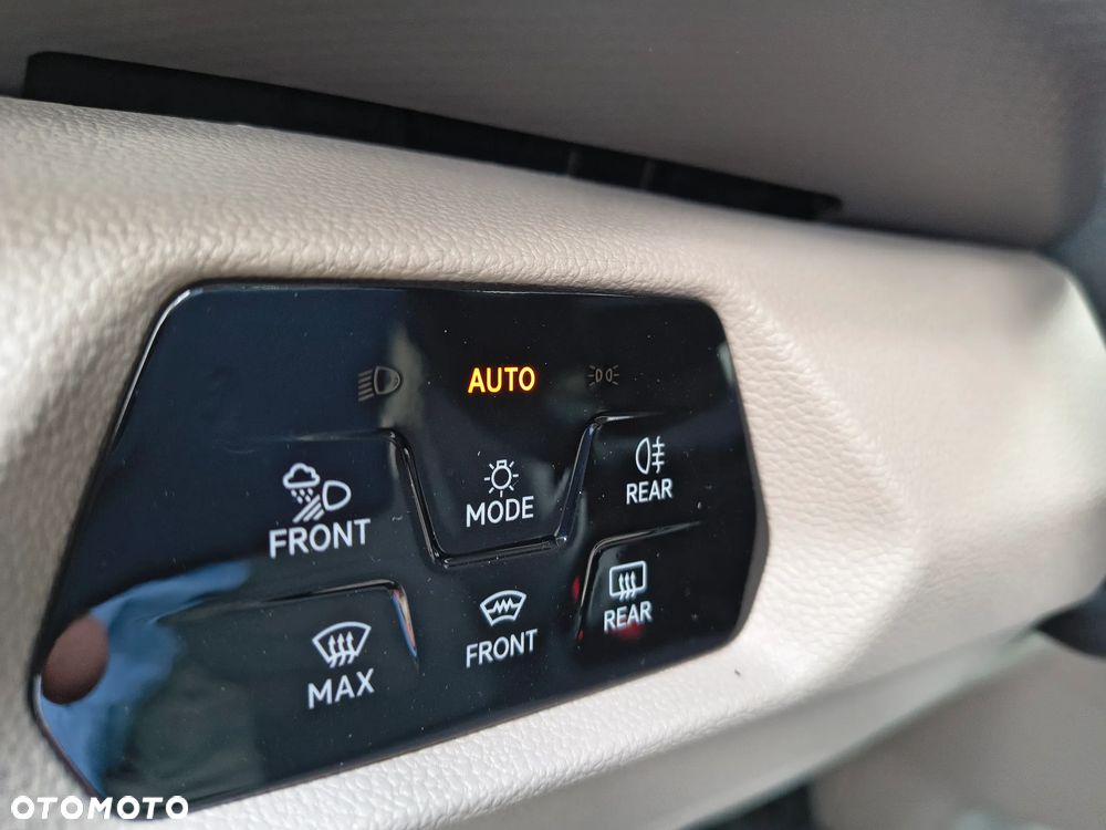 Volkswagen Multivan 1.5 eHybrid PHEV 180kW 4Motion L2 Life DSG - 18