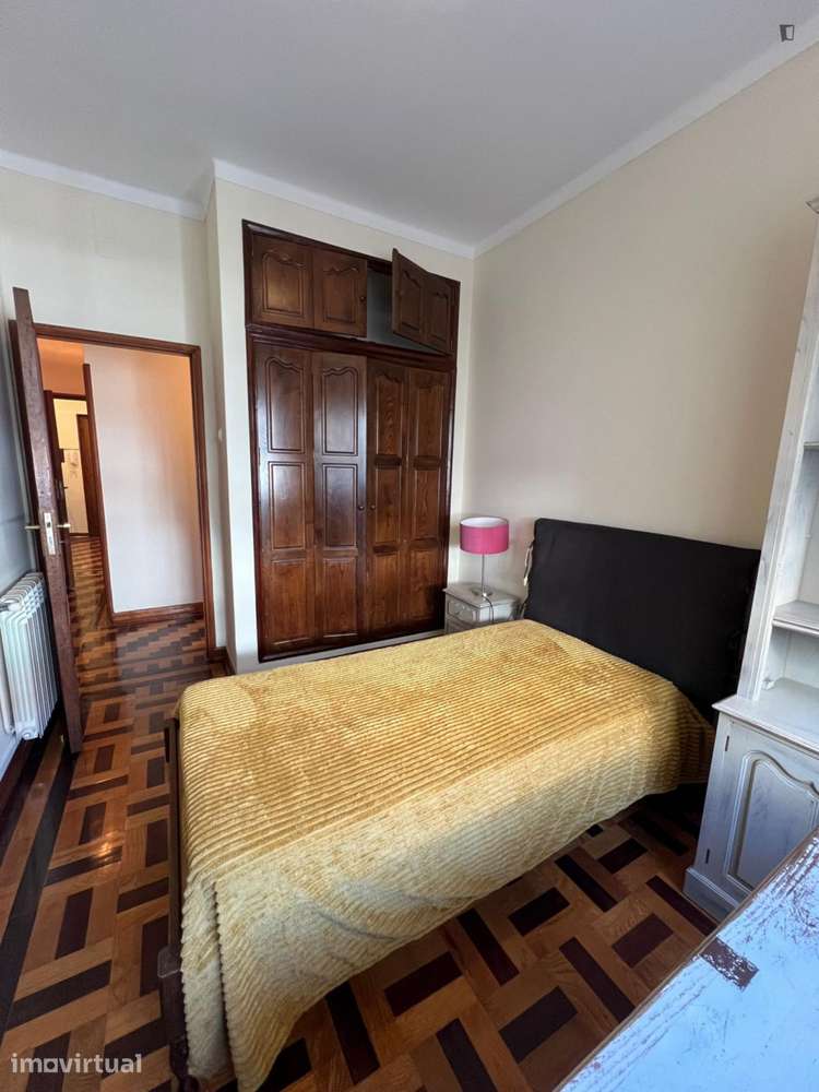 Quarto - localizado em Celas Coimbra Portugal Coimbra - Grande imagem: 3/5
