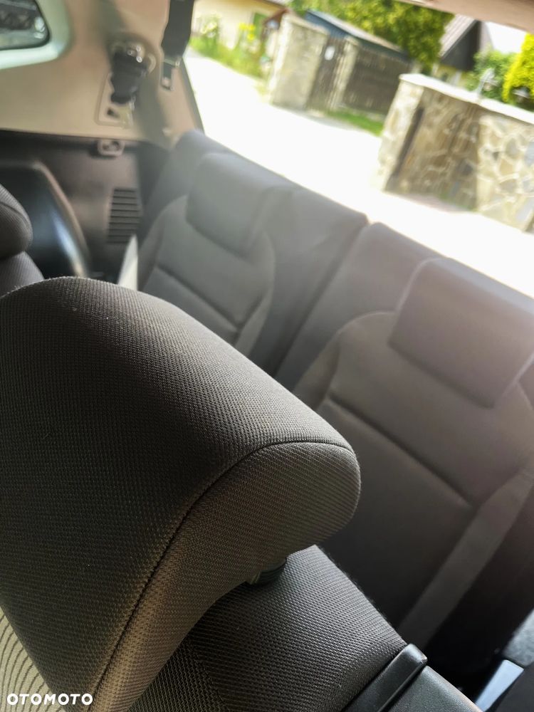 Nissan Qashqai+2 2.0 dCi DPF 4x4 acenta - 11