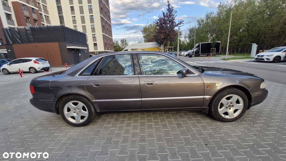 Audi A8 - 7