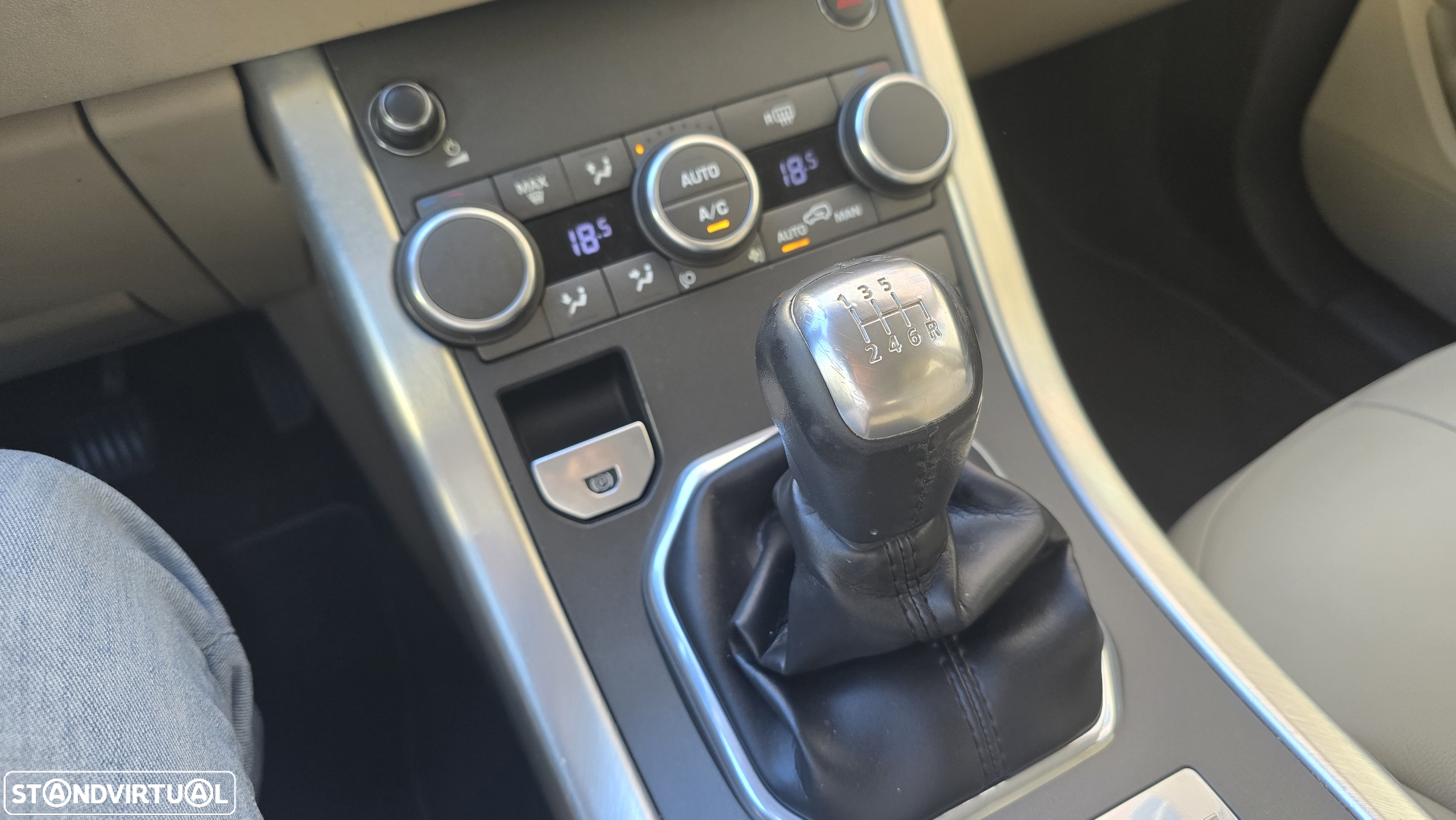Land Rover Range Rover Evoque 2.0 TD4 SE - 29