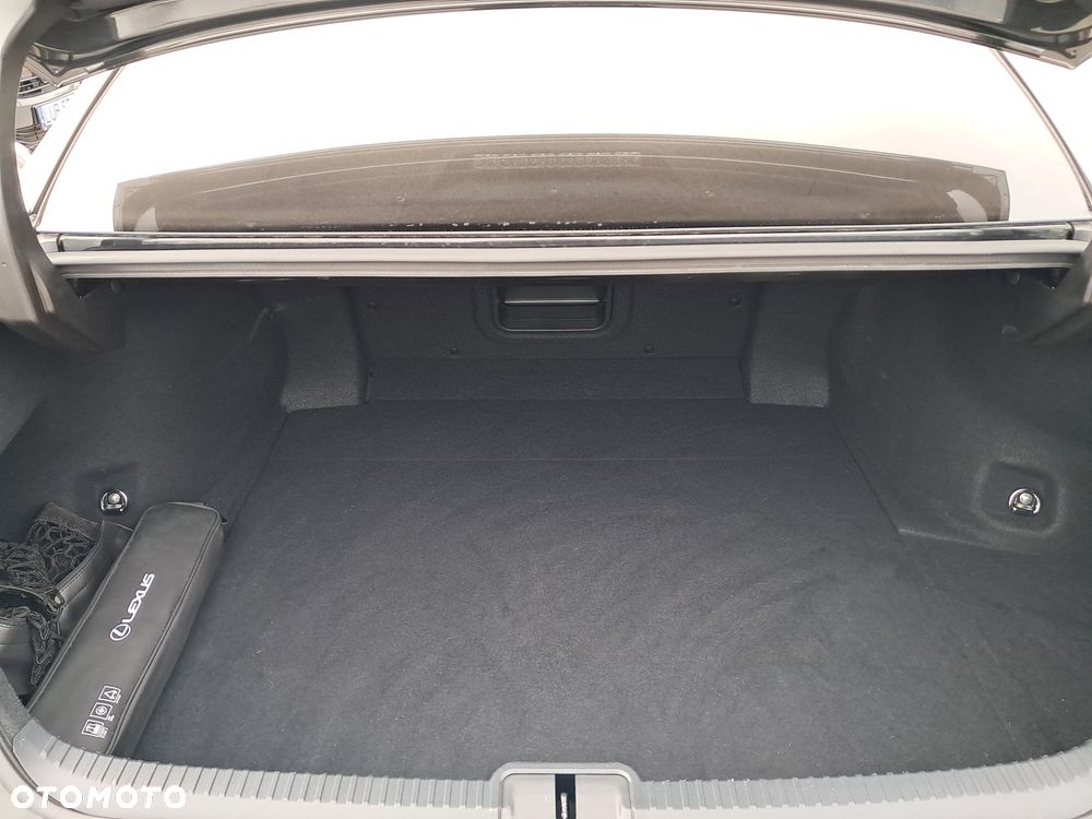 Lexus ES 300h Business Edition - 11