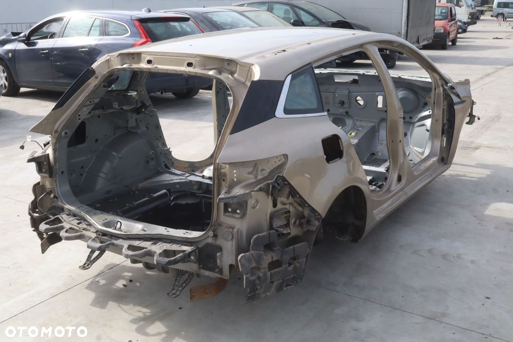 BŁOTNIK ĆWIARTKA LEWY TYŁ  RENAULT MEGANE IV - 2