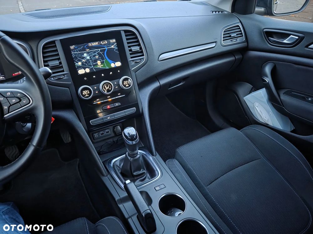 Renault Megane Grandtour TCe 140 GPF BUSINESS EDITION - 12