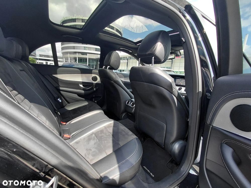 Mercedes-Benz Klasa E 220 d 4-Matic 9G-TRONIC - 22