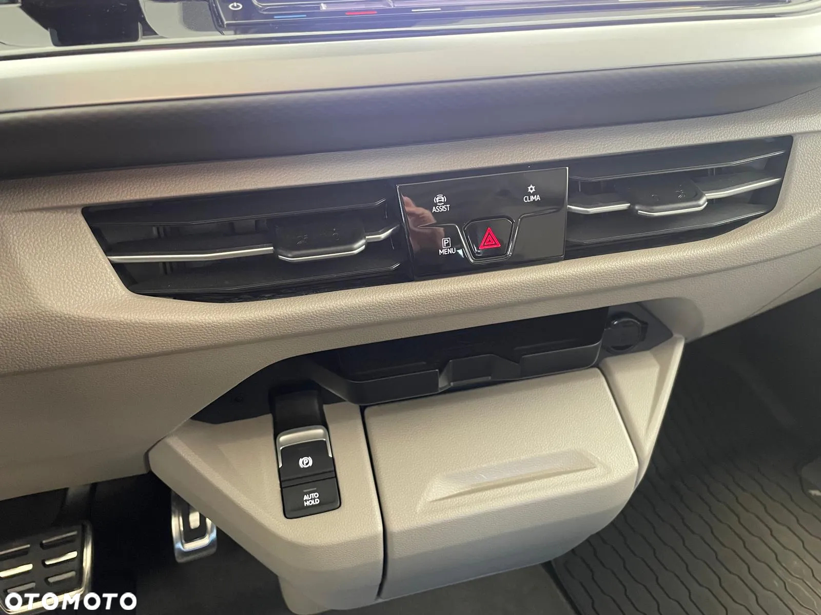 Volkswagen Multivan 2.0 TSI L2 Style DSG - 25