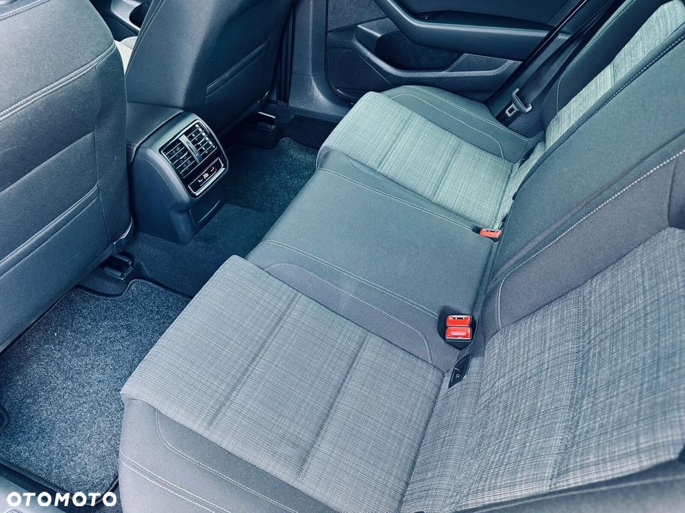 Volkswagen Passat - 14