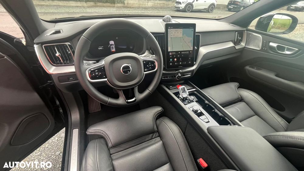Volvo XC 60 B5 AT AWD MHEV Ultra Black Edition - 11