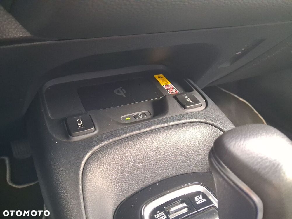 Toyota Corolla 1.8 Hybrid Comfort - 24