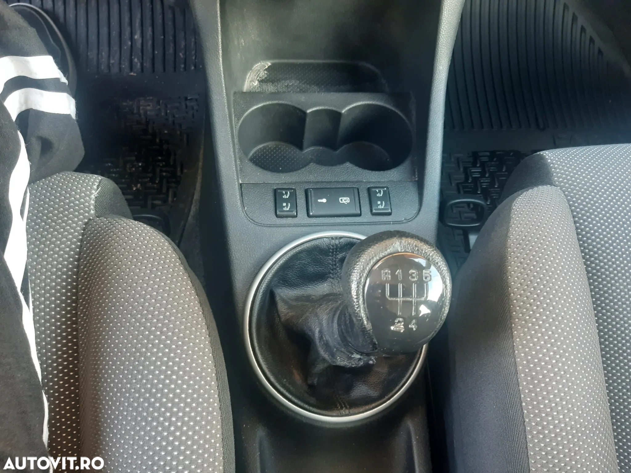 Skoda Fabia 1.6 16V Sportline - 11