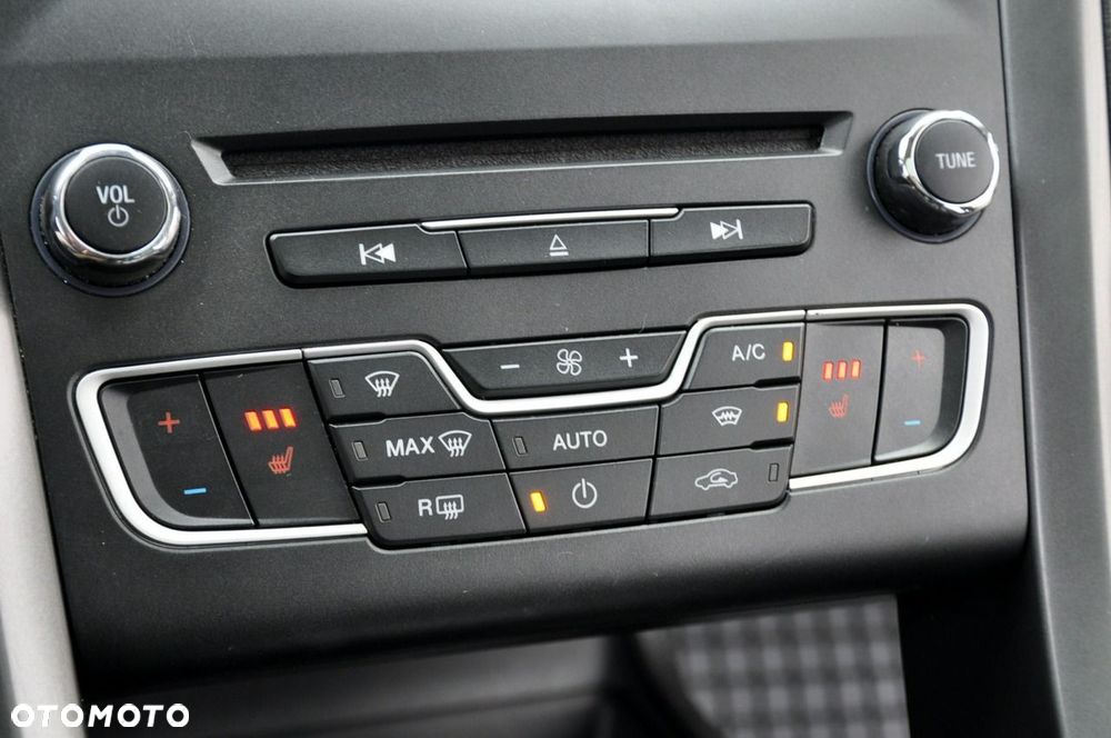 Ford Mondeo - 34