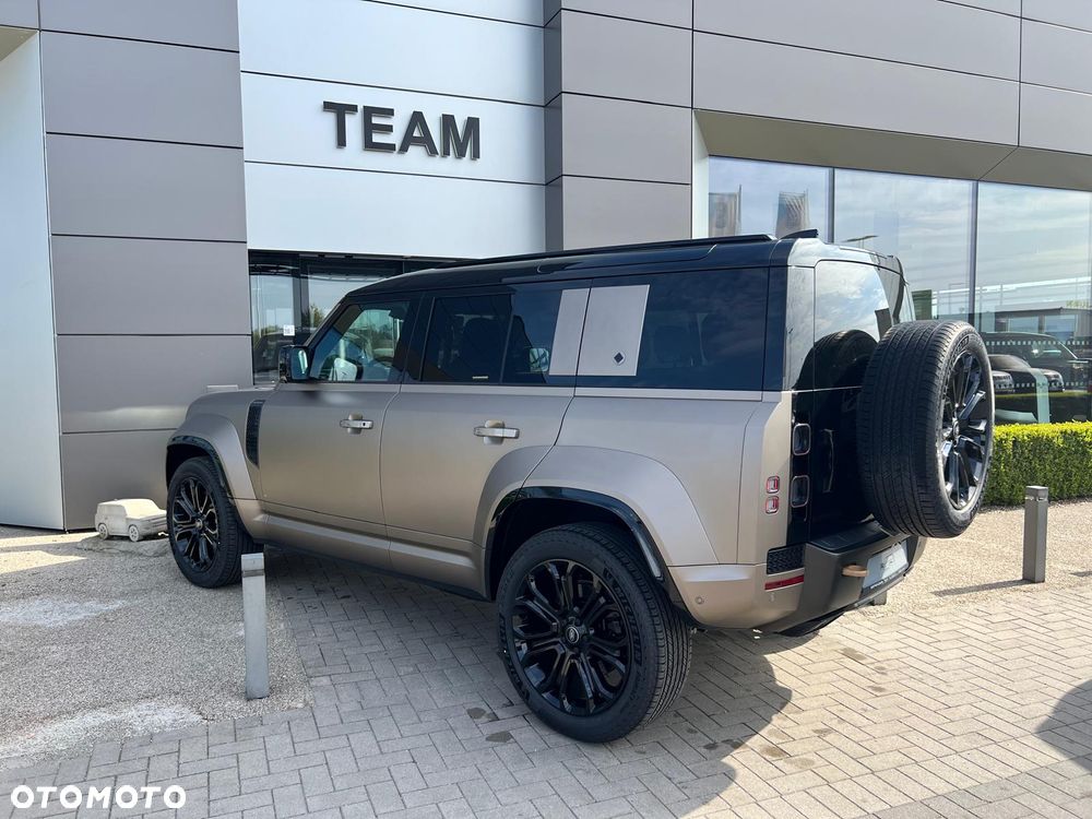 Land Rover Defender 110 P635 OCTA - 13