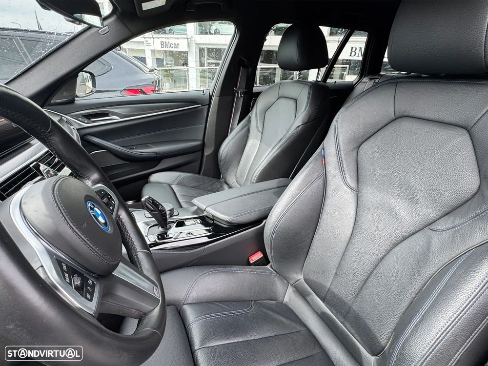 BMW 530 e Pack Desportivo M - 14