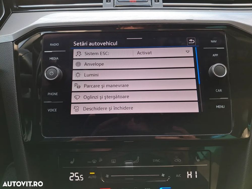 Volkswagen Passat Variant 2.0 TDI DSG Highline - 19