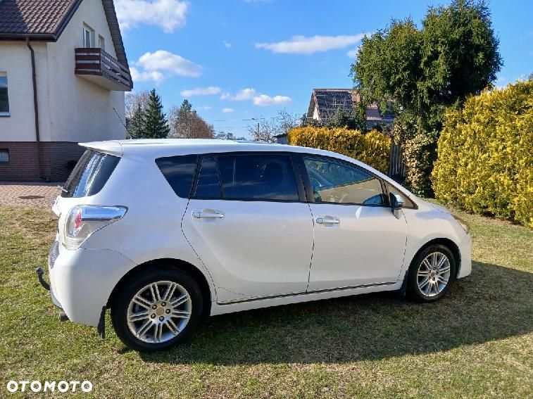 Toyota Verso 2.0 D-4D Executive - 5