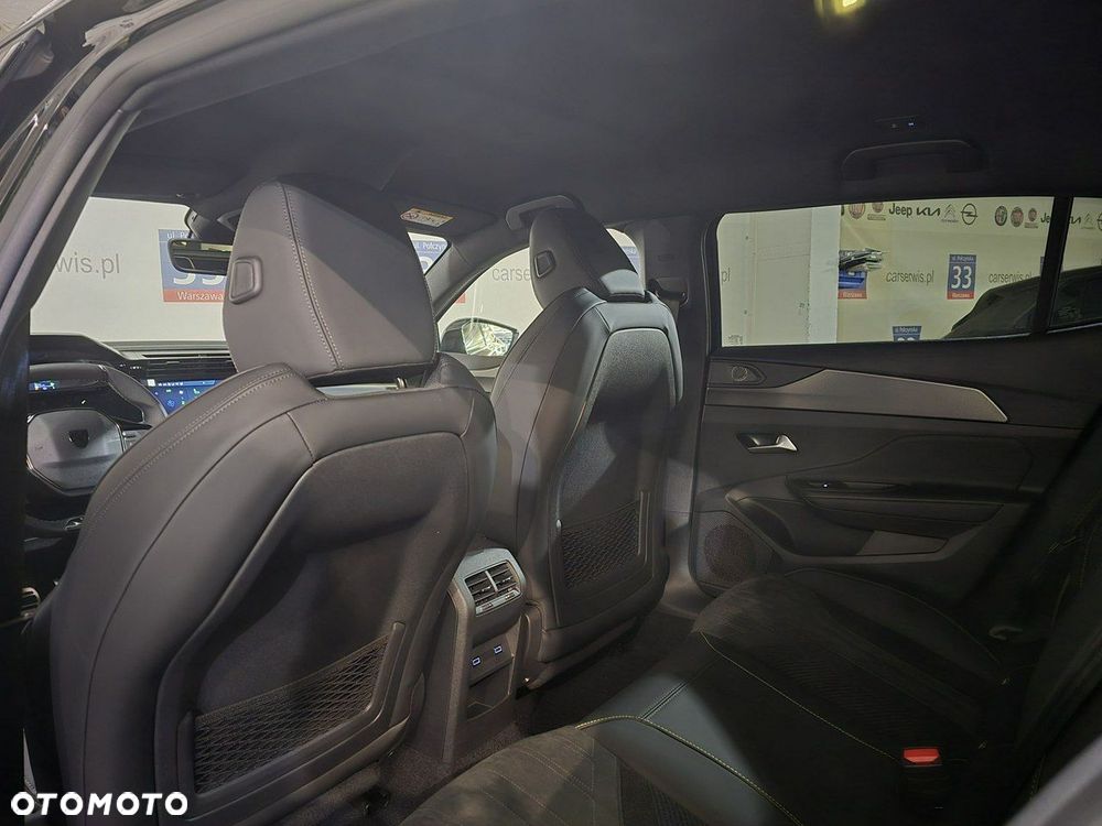 Peugeot 408 - 32