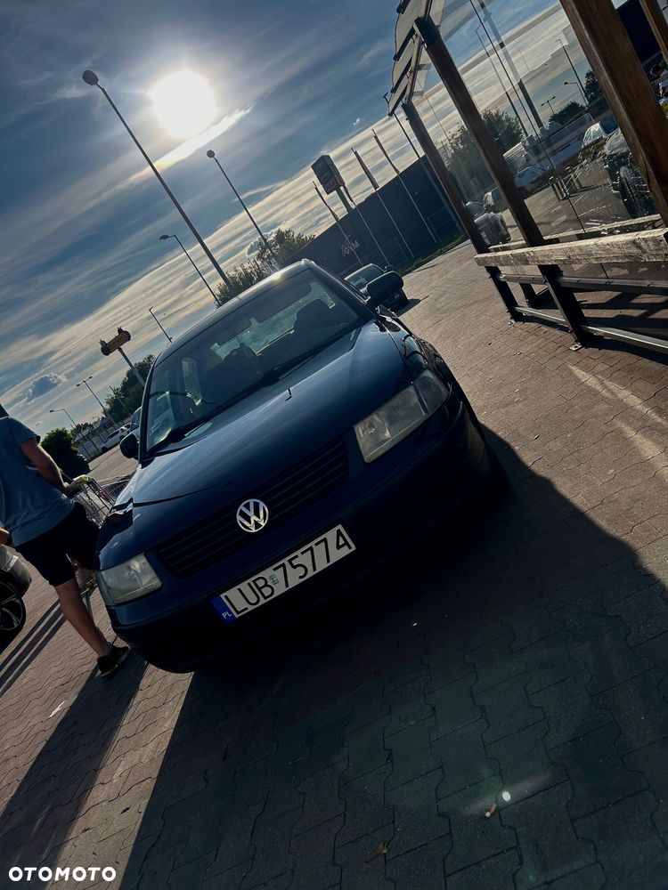 Volkswagen Passat 1.6 - 1