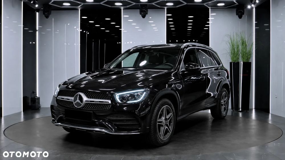 Mercedes-Benz GLC 200 4Matic 9G-TRONIC AMG Line - 2