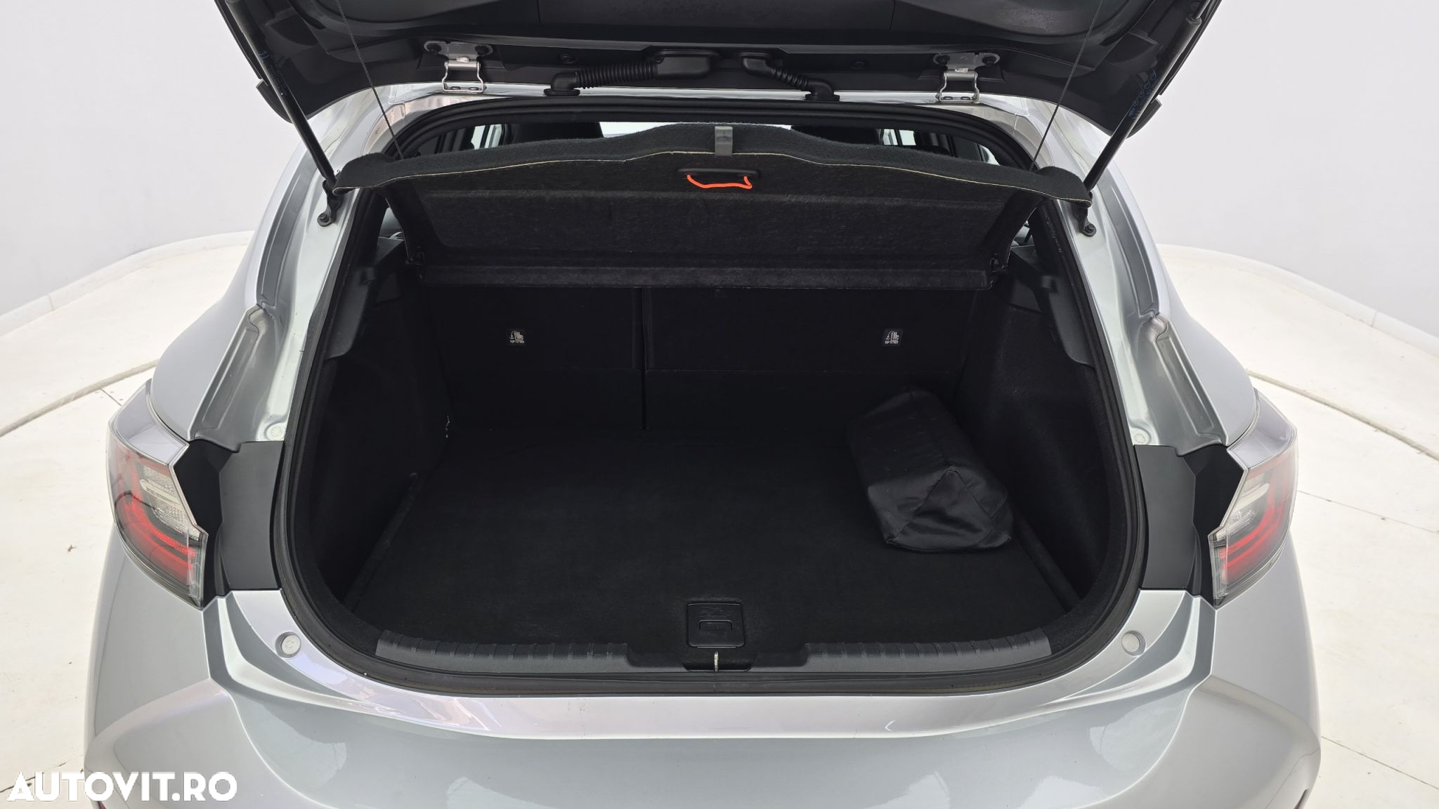 Toyota Corolla - 25