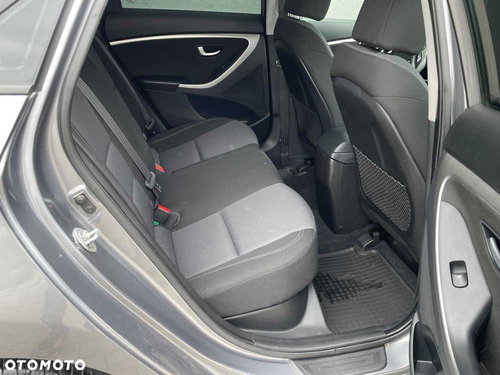Hyundai i30 i30cw 1.4 UEFA EURO 2012 Edition - 16