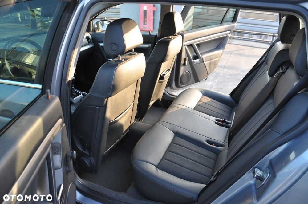 Opel Vectra 1.9 CDTI DPF Cosmo - 14