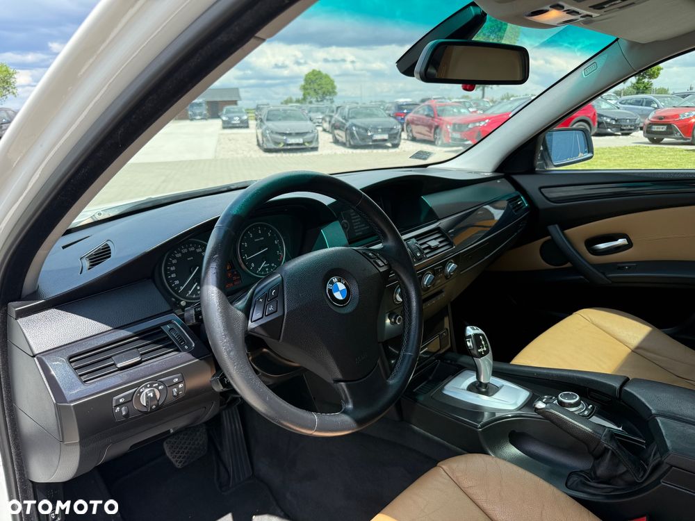 BMW Seria 5 520i Edition Exclusive - 17