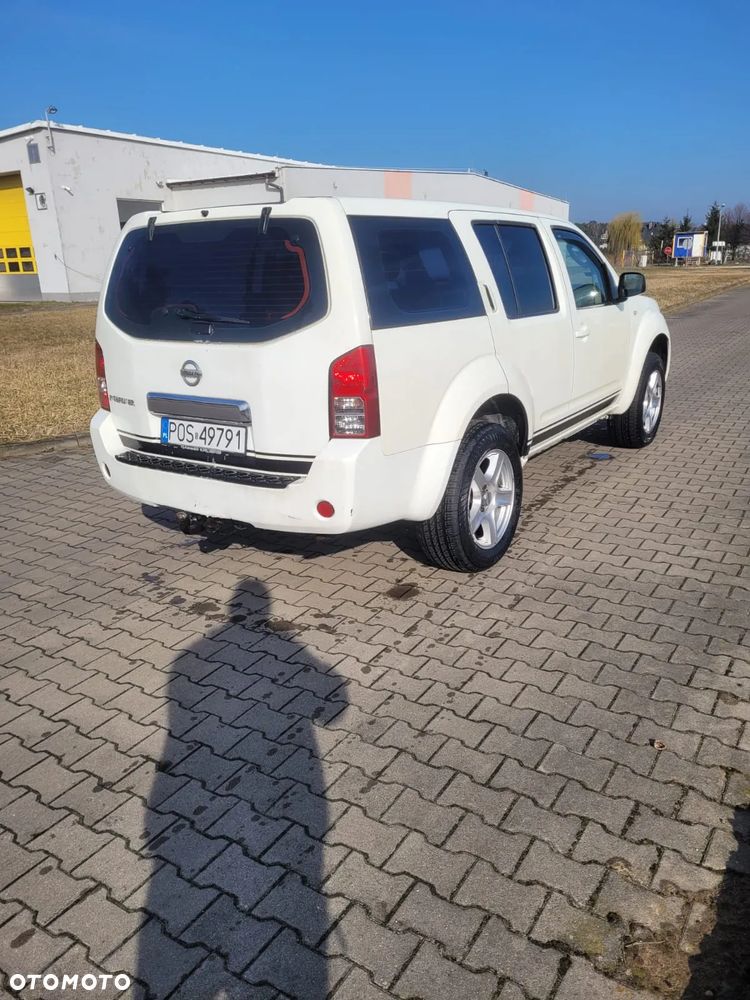 Nissan Pathfinder - 2