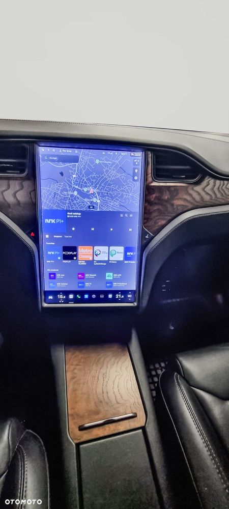 Tesla Model X - 15