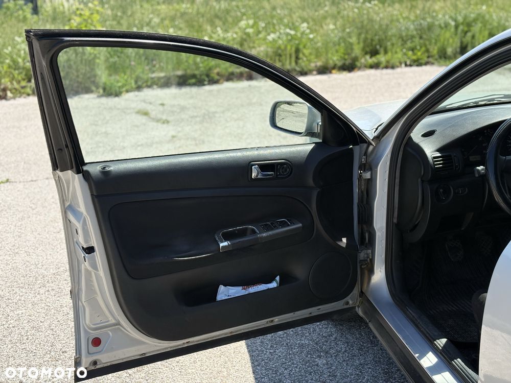 Volkswagen Passat - 8