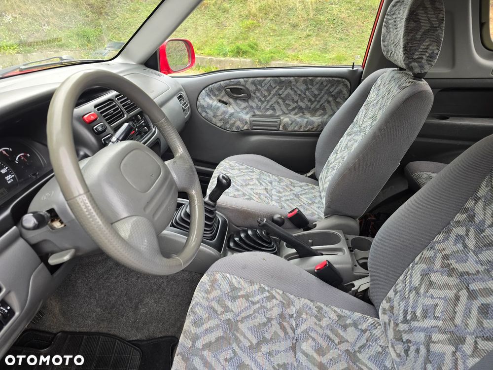 Suzuki Grand Vitara 2.0 - 9