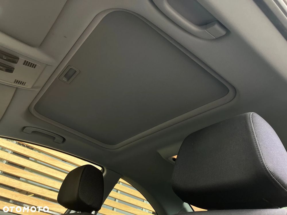 BMW Seria 1 120d Edition Sport - 38