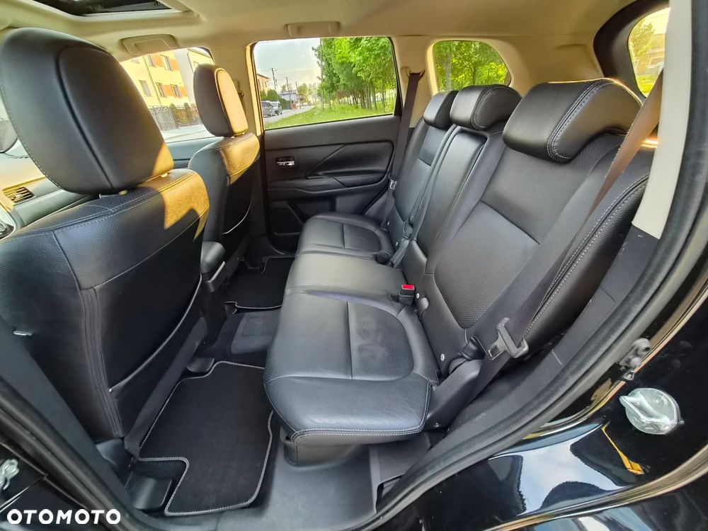 Mitsubishi Outlander - 26