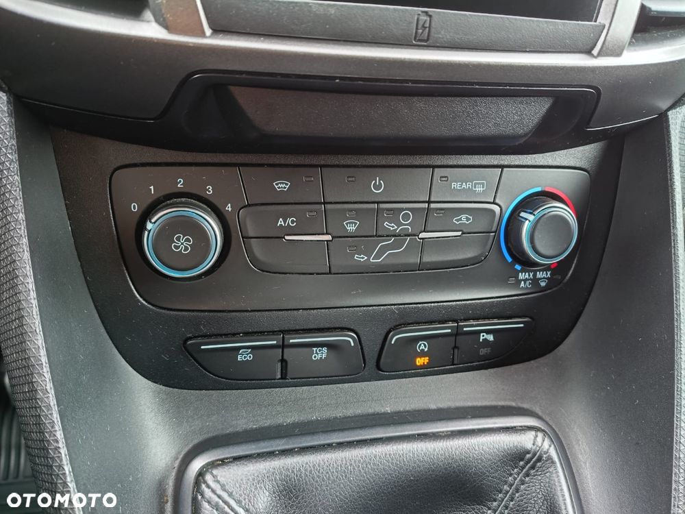 Ford Transit Connect - 23