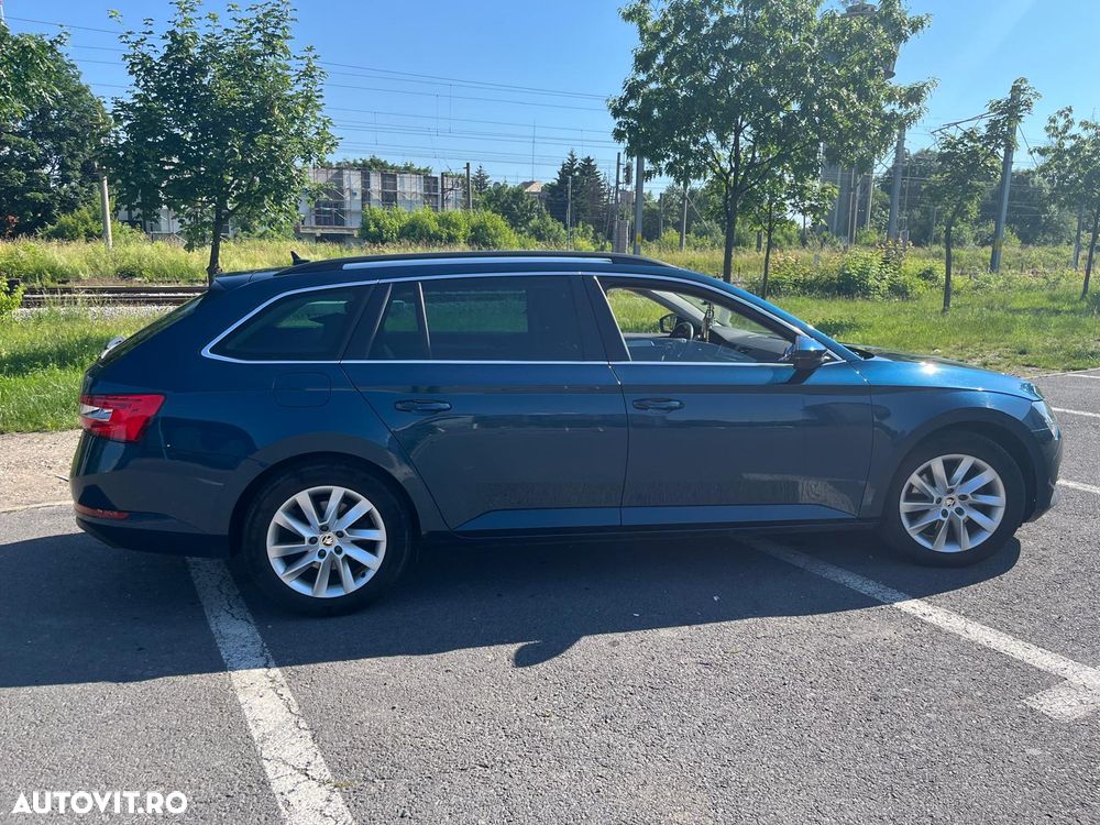 Skoda Superb 2.0 TDI DSG Ambition - 8