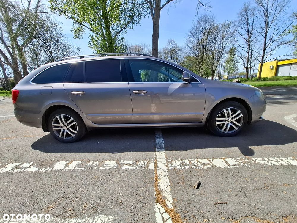 Skoda Superb 2.0 TDI 4x4 Elegance DSG - 4