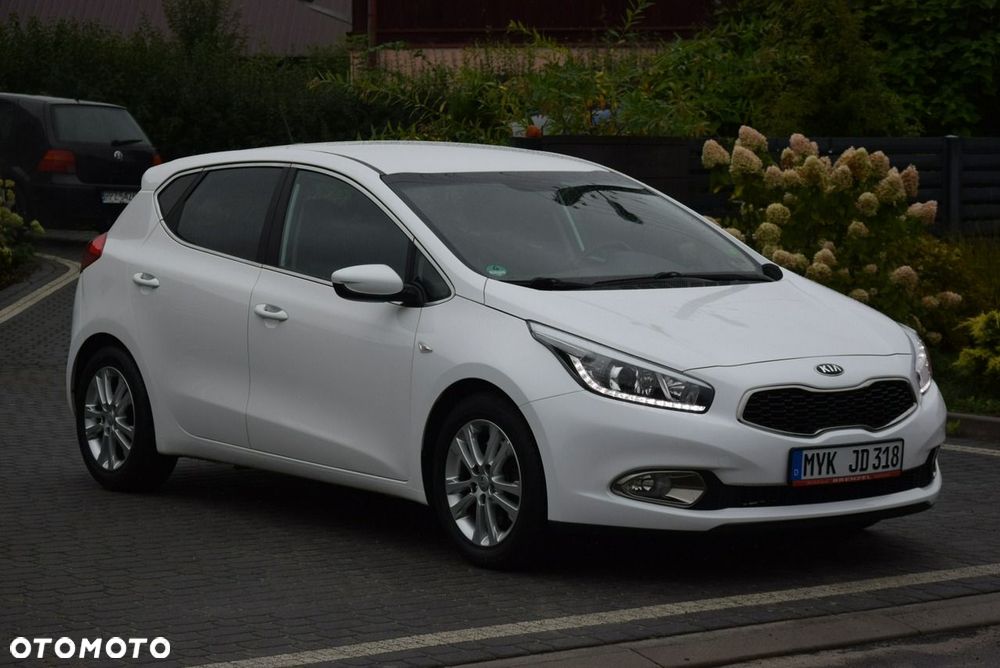 Kia Ceed 1.4 CVVT Dream Team Edition
