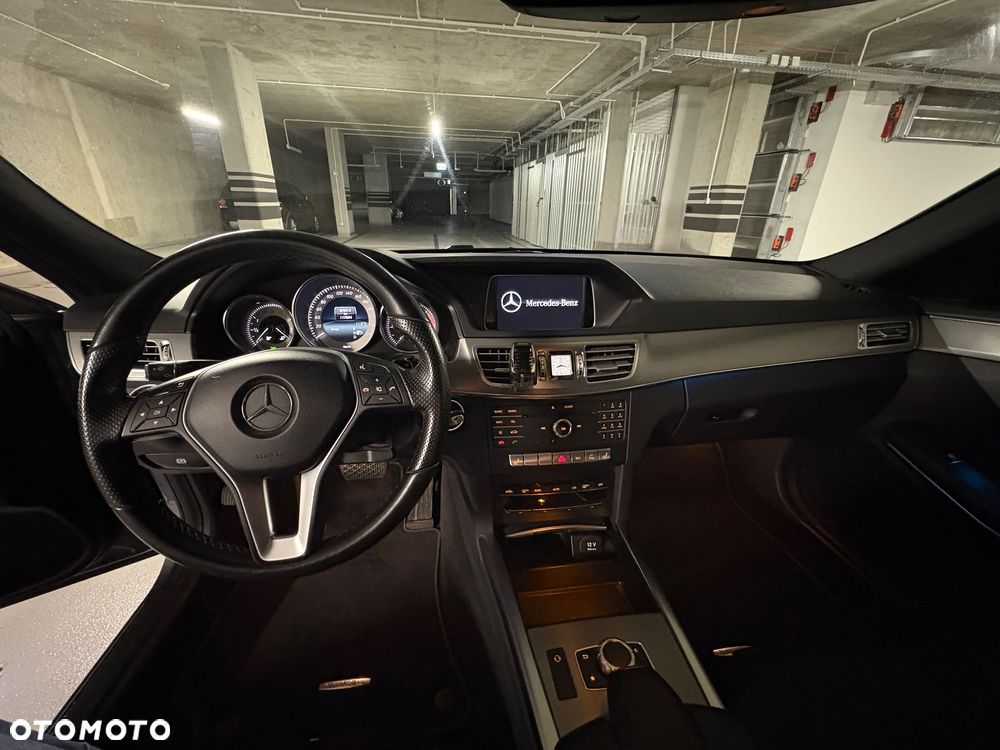 Mercedes-Benz Klasa E 220 BlueTEC 4-Matic Classic - 8