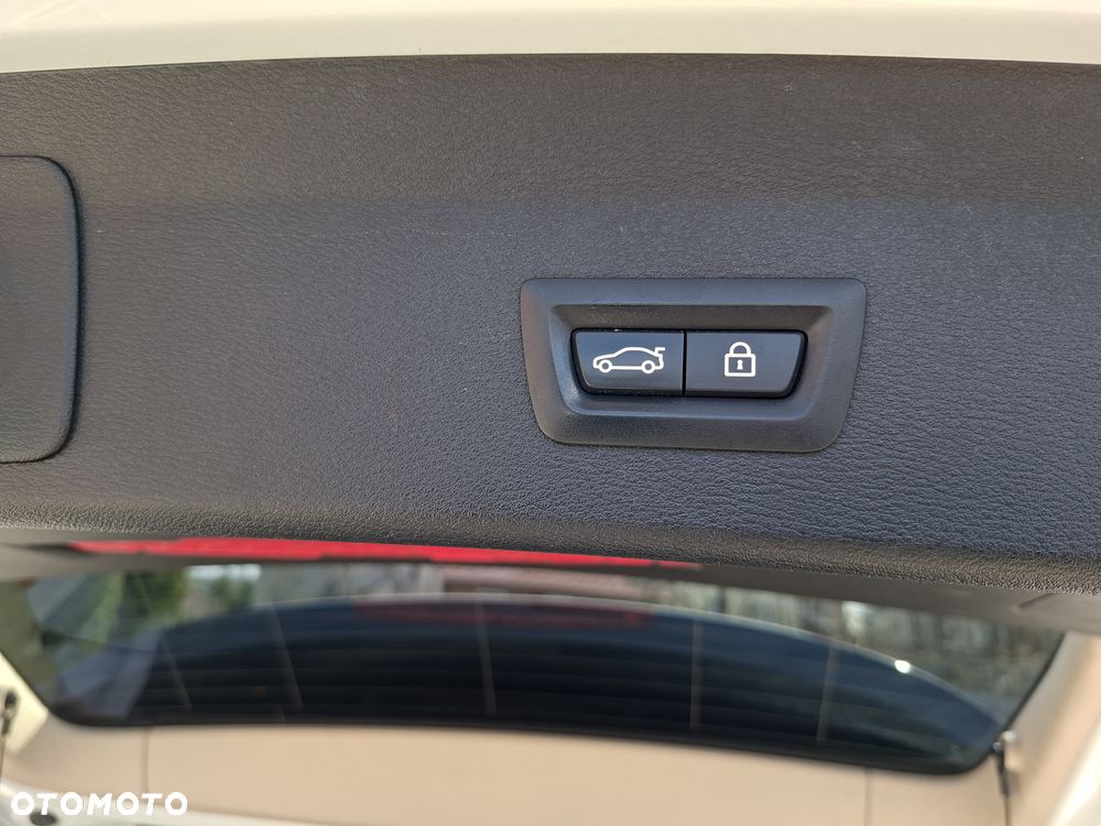 BMW X1 sDrive20i Advantage sport - 16